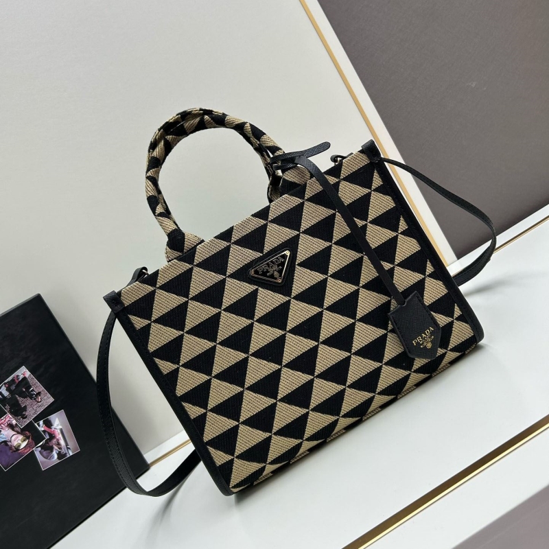 Pra*a shopping bags